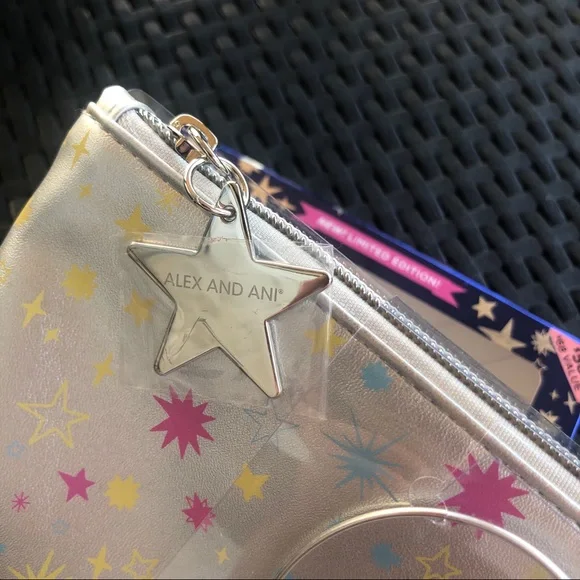 New✨ Alex & Ani x IT Cosmetics Gift Set - Picture 8 of 16
